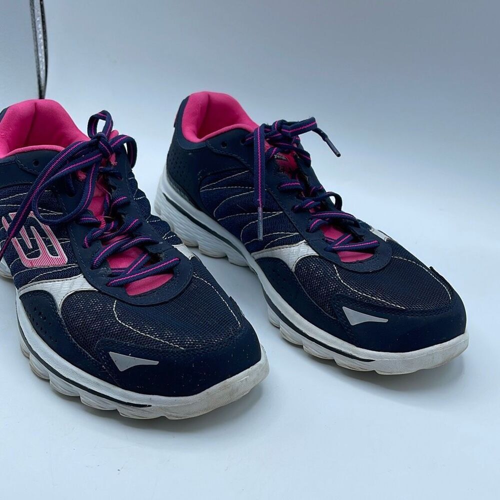 Sketchers size 9.5 Goga mat  shoes.
